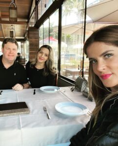 Adriana Del Claro Instagram - “Lá na beira, uh uh Lá na beira do mar” #specialmoments #ciclos #amor Brava Beach - Praia Brava