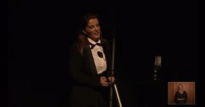 Adriana Del Claro Instagram - “O palhaceu está sorrindo pra gente”.

Discurso de @adrianadelclaro recebendo o prêmio de Melhor Musical Brasileiro por “Chaves - um Tributo Musical” na oitava edição do Prêmio Bibi Ferreira.

Obrigado a todos que participaram desse projeto lindo e parabéns a todos nós por essa conquista!