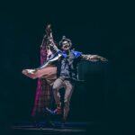 Adriana Del Claro Instagram - “Chaves - um Tributo Musical” é um dos musicais de maior sucesso da Del Claro Produções e vencedor do Prêmio Bibi Ferreira 2019 de Melhor Musical Brasileiro. O musical é original e conquistou os fãs do programa de televisão mexicano que fez parte da vida de muitos brasileiros. O espetáculo presta homenagem a Roberto Gomes Bolaños com direção de Zé Henrique de Paula, texto e direção musical de Fernanda Maia e coreografia de Gabriel Malo. “Chaves - a Musical Tribute” is one of the most successful shows produced by Del Claro Produções and won the Bibi Ferreira Awards 2019 of Best Brazilian Musical. The musical is original and enchanted the fans of this successful Mexican TV Show that was part of the the live of many Brazilians. It’s a tribute to Roberto Gomes Bolaños and was directed by Zé Henrique de Paula, writted and orchestrated by Fernanda Maia with choreography by Gabriel Malo.