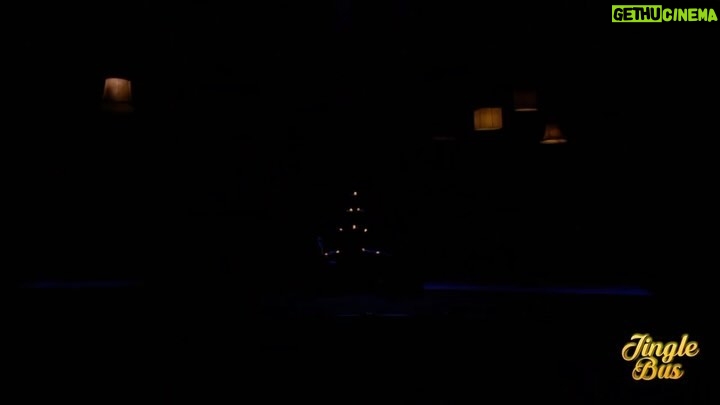 Adriana Del Claro Instagram - Chegamos ao fim de mais um ano e não podemos de deixar de relembrar esse projeto lindo que é “Jingle Bus - Um Concerto de Natal”. O espetáculo que ganhou os palcos do Teatro Santander em 2020 encantou ao público e deixou a mensagem de esperança que tanto era preciso ser passada! E é essa mensagem que queremos reforçar ao fim de mais um ano! Que essa temporada de festas seja um símbolo de renovação e novas esperanças para todos! Obrigado ao público que dá sentido ao nosso trabalho, aos artistas, à toda equipe técnica e criativa e a todos que contribuem para que a arte tome os palcos e transmita mensagens ao redor do país! Boas Festas!! 🎄🎉🍾 — We have come to the end of another year and we cannot stop reminding ourselves of this beautiful project that is "Jingle Bus - A Christmas Concert". The show that won the audience of Teatro Santander in 2020 enchanted everyone and left the message of hope that so needed to be passed on! And this is the message we want to reinforce at the end of another year! May this holiday season be a symbol of renewal and new hope for everyone! Thank you to the audience who are the reason of our work, to the artists, to the entire technical and creative team and to everyone who contributes to the art taking the stages and conveying messages around the country! Happy Holidays! 🎄🎉🍾
