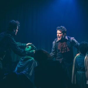 Adriana Del Claro Instagram - O musical da Broadway “Sweeney Todd - o Cruel Barbeiro da Rua Fleet” estreou no Brasil em 2022 e foi o musical de maior sucesso de bilheteria do 033 rooftop. A montagem imersiva do espetáculo encantou os fãs brasileiros com um elenco de tirar o fôlego. “Sweeney” foi dirigido por Zé Henrique de Paula e tem direção musical de Fernanda Maia. O espetáculo foi indicado a diversos prêmios e vencedor de tres categorias do Prêmio Bibi Ferreira.

The Broadway show “Sweeney Todd - the Demon Barber of Fleet Street” had its debut in Brazil in 2022 and is the most successful show ever presented at 033 rooftop in terms of tickets sale. The immersive production enchanted the Brazilian fans with a breathtaking casting. “Sweeney” was directed by Zé Henrique de Paula and orchestrated by Fernanda Maia. The musical was nominee to multiple awards is won three categories of Bibi Ferreira Awards 2022.

#sweeneytodd #delclaroproducoes #033rooftop #musical #broadway #musicalsp