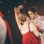 Adriana Del Claro Instagram – “Natasha, Pierre e o Grande Cometa de 1812” estreou em 2018 e inaugurou o 033 rooftop. O musical da Broadway retrata a nobreza russa de “Guerra e Paz – Live Tolstoi”, e encantou os fãs brasileiros.

“Natasha, Pierre and the Great Comet of 1812” had its debut in 2018 and was the first musical presented at 033 rooftop. This Broadway shows is a portrait of the Russian nobility of “War & Peace – Liev Tolstoi” and enchanted the Brazilian fans.