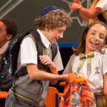 Adriana Del Claro Instagram – “Carrossel – o Musical” foi um musical produzido pela Del Claro Produções. O musical baseado em uma das novelas de maior sucesso do SBT estreou em 2017 no Teatro Santander.

“Carrossel – the Musical” was produced by Del Claro Produções. The musical is based on the successful STB TV Show “Carrossel” and had its debut in 2017 on the stage of Teatro Santander.

#carrosel #carroselomusical #teatrosantander #delclaroproducoes
