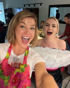 Adrianne Palicki Instagram - Still in #Thanksgiving recovery mode… y’all too?! 😅 Seriously couldn’t have asked for a better time than with all of these lovely people 🥰🧡🦃

@tghernandez @ari.hartung @yukon_simons @troblee @seandgardner @theaustinmodel_girlatx @dhamilton1024 @isamarmarie