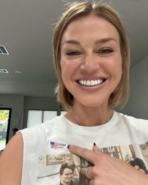 Adrianne Palicki Instagram - Join me in celebrating #voteearlyday and get your votes in for the mid-term elections by visiting VoteEarlyDay.org at the link in my bio to do your part! 💗🇺🇸 #PsGoVote