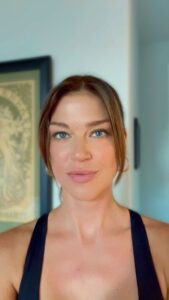 Adrianne Palicki Instagram - Still not over the amazingness of @ImaniPullum and this episode 🥹💙 Domino, Chapter 9 of #TheOrville, is out now on @Hulu ✨