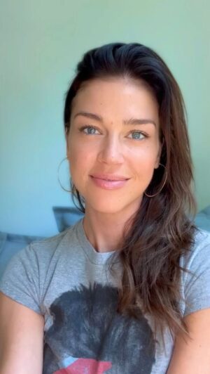 Adrianne Palicki Instagram - Yes that’s right, your girl is officially a TikToker 😂 If that’s your thing, follow me at Adrianne.Palicki on TikTok at the link in my bio! 💋
So who’s ready for Round 2 of #TheOrville?! New episodes premiere every Thursday on @Hulu ✨
