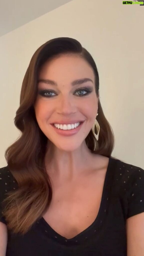 Adrianne Palicki Instagram - All aboard! The day is finally here 🎉 #TheOrville: New Horizons is out now on @Hulu 🥳🪐 Here’s a little before & after from the premiere to celebrate 💋