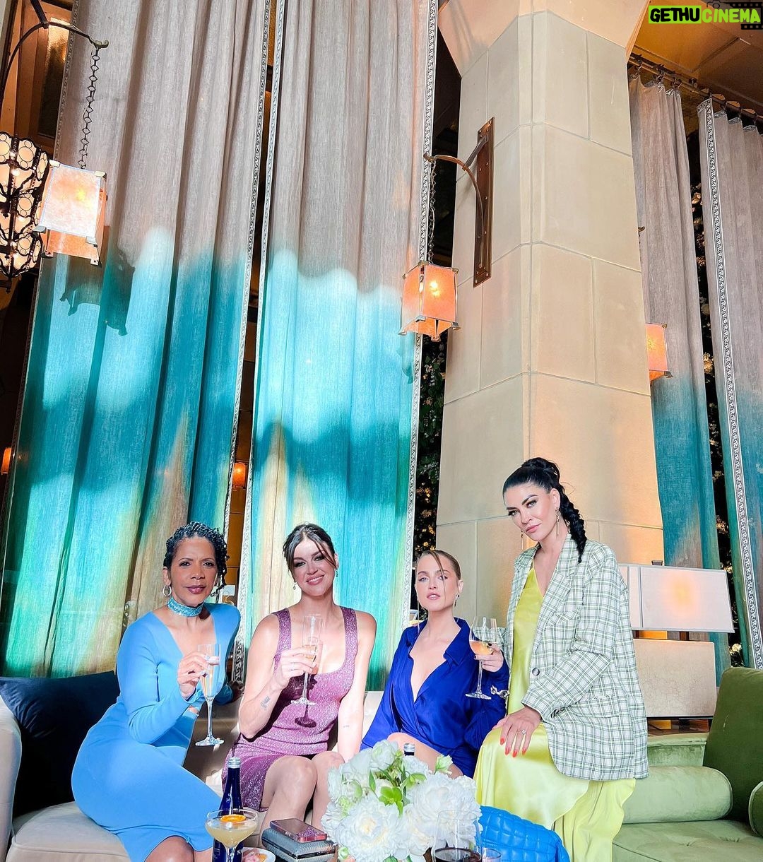 Adrianne Palicki Instagram - One more from yesterday with #TheOrville crew! 😍✨🪐🥂 @PennyJerald @AnneWinters @JessicaSzohr #DisneyUpfront New York City, N.Y.