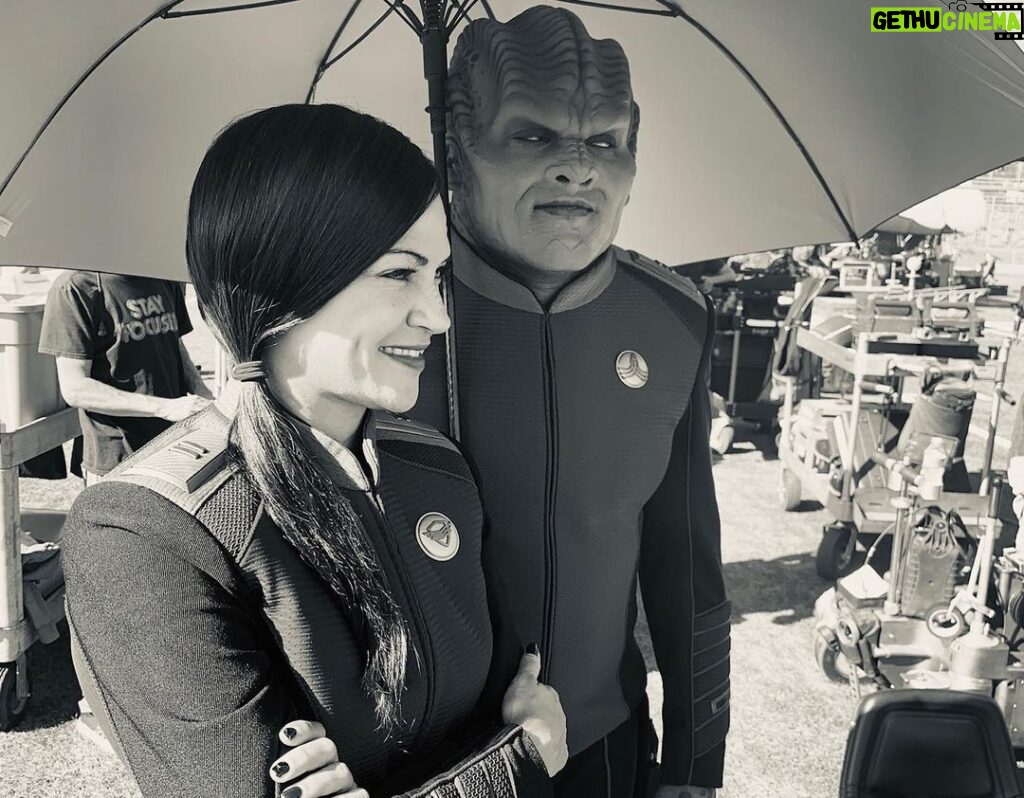 Adrianne Palicki Instagram - Sharing some of my favorite memories from behind-the-scenes of #TheOrville! Hard to believe the final epsiode of #NewHorizons is finally out now on @Hulu 😭 So grateful for such an amazing experience with this beyond wonderful cast! We are so proud of this show and are so thankful for all the love you’ve shown us! Catch up on all 3 Seasons of #TheOrville on @DisneyPlus starting August 10th! 💕