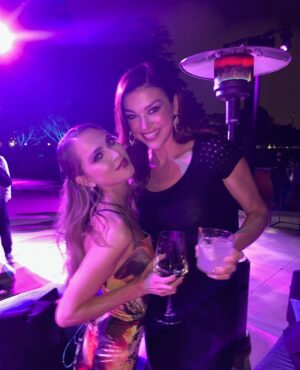 Adrianne Palicki Instagram - So thankful to work with such an amazing crew on #TheOrville! It was such a joy to reunite with everyone at our LA premiere ✨ Everyone worked so hard on the show, and we couldn’t be more excited to share it with you! The first episode is out now on @Hulu 🎉
