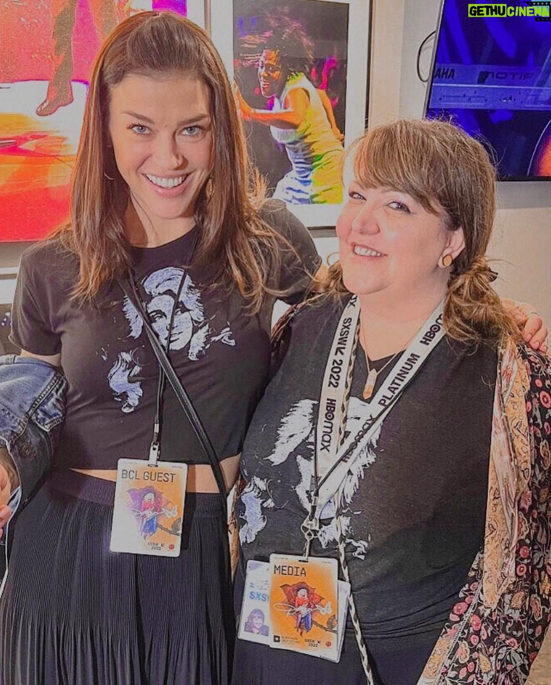 Adrianne Palicki Instagram - Throwing it back to an amazing time a few weeks ago at #SXSW with some of the best people 🥰 Still daydreaming about Miss Dolly ðŸ˜ðŸ¦‹ #Austin SXSW Music and Film Festival Austin, TX