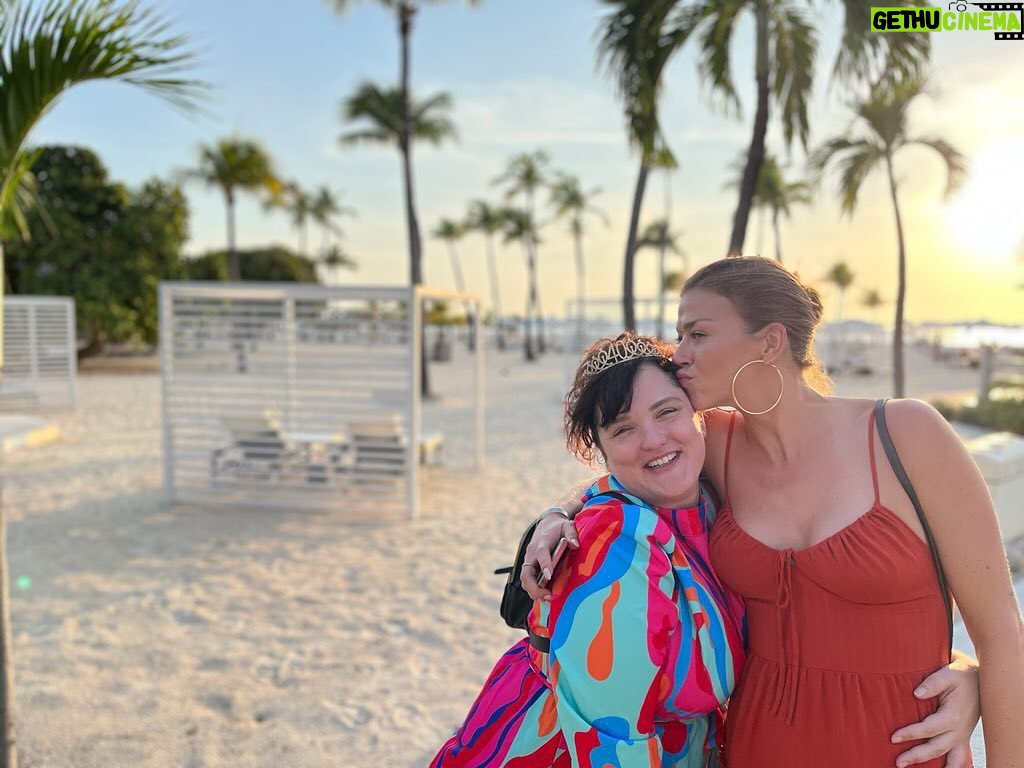 Adrianne Palicki Instagram - Had the best time celebrating my sister in Aruba! 🥰 Happy belated Katie!