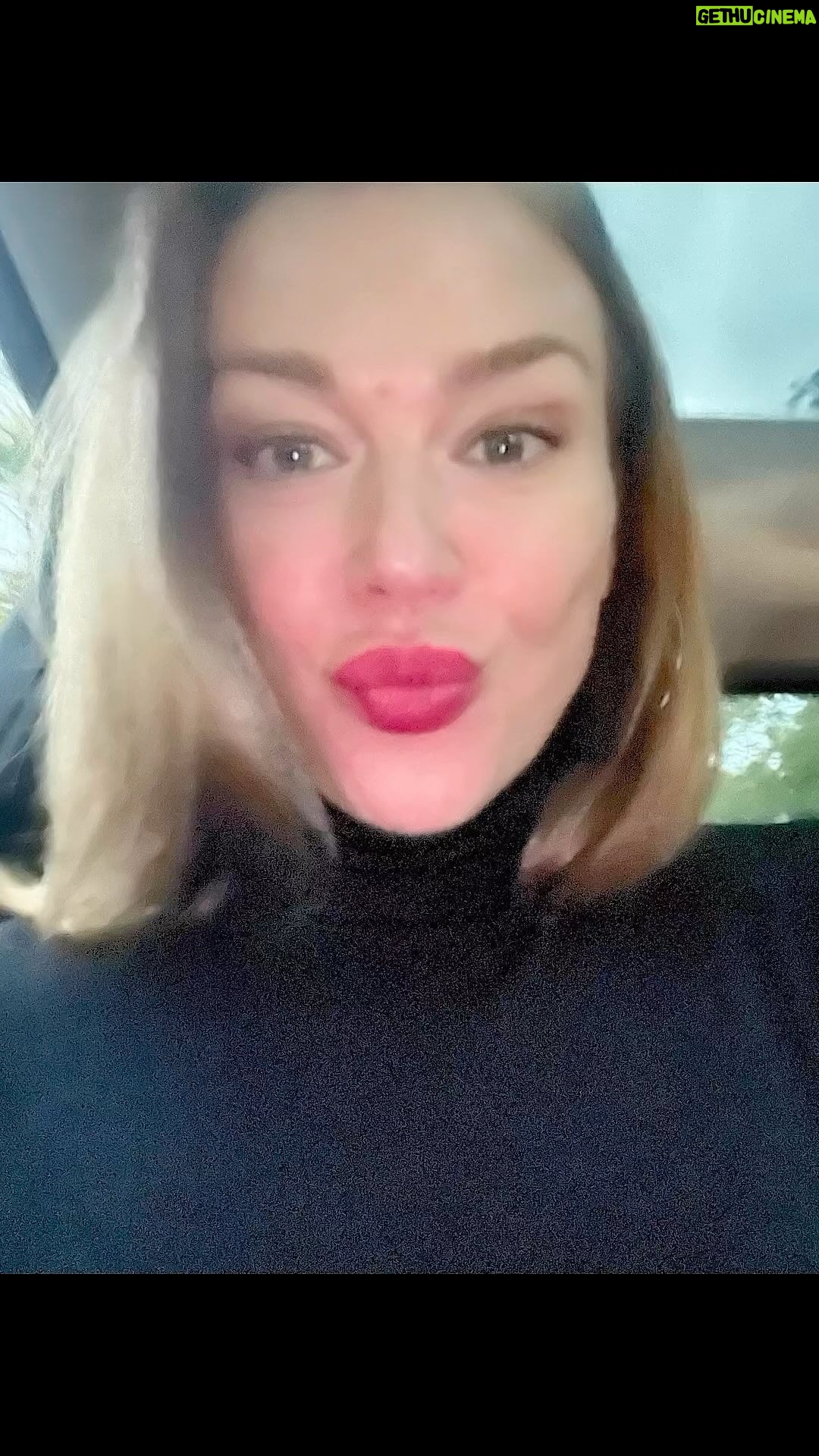 Adrianne Palicki Instagram - To another great year. Thanks y’all for making it so special, can’t wait to see what 2024 has in store! 💗