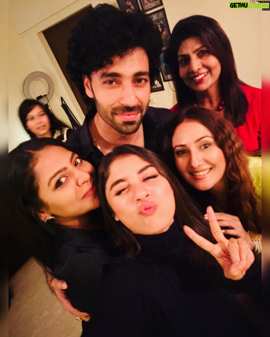Adrija Addy Roy Instagram - Happy New Year 2024 🥳 #imliefamily 🫶 Missed you guys @mohitsharmasaggie @saiketanrao @abhishekly 🥹 . . . . . . . . . . . . . . #happynewyear #2024 #newyear #celebration #love #my #imlie3 #family #imlie #photooftheday #adrijaroy #instapost #instagood #instadaily #instalove #instalike #insta #instagram . Mumbai, Maharashtra