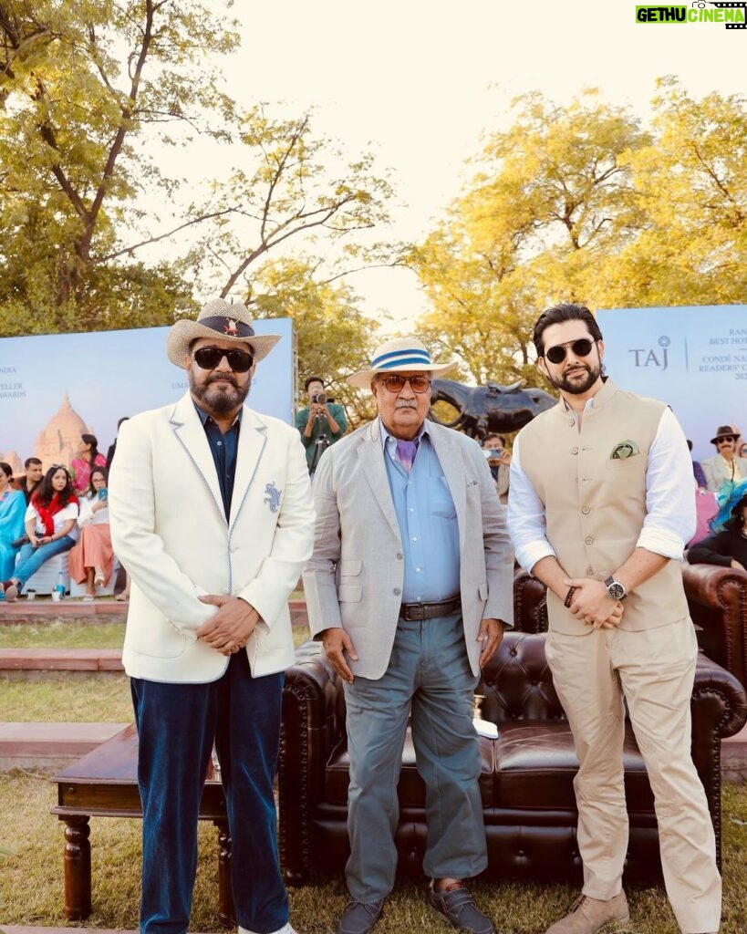 Aftab Shivdasani Instagram - Thank you @vishaalmathur291 for inviting me to witness my first ever Polo match at the prestigious MDM Polo Cup, Jodhpur. It was a wonderful watching this fascinating sport so closely. I also had the pleasure of meeting His Highness Gaj Singh ji of Marwar and learning about his love for the sport. It was also great watching His Highness Sawai Padmanabh Singh of Jaipur in action and learning about his passion for the sport apart from being a very down to earth person. It was a pleasure meeting you @pachojaipur and @gauravikumari . My best wishes. ✨🐎