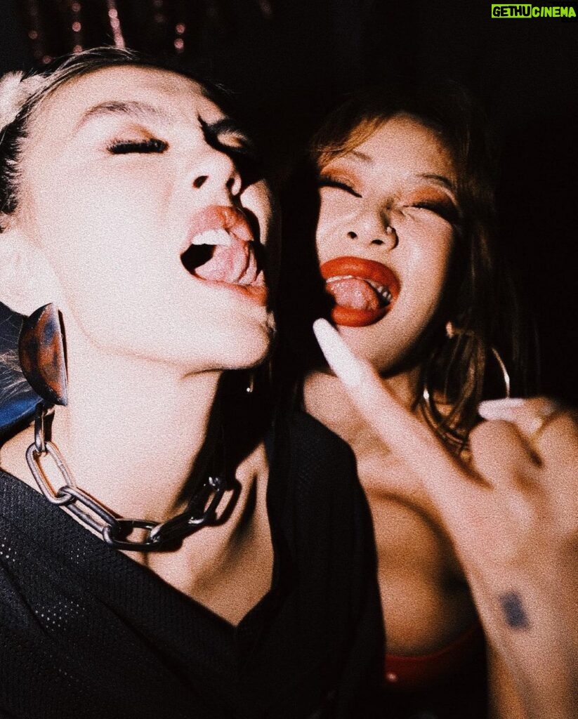 Agnez Mo Instagram - Bday week in Korea 🤍 (Ok first of all thanks for the “surprise” party 😂 whoever planned this first; and thx for everyone who came!) Love yaaaaaall!!! 🔥🔥 #AGNEZMO #JULY1