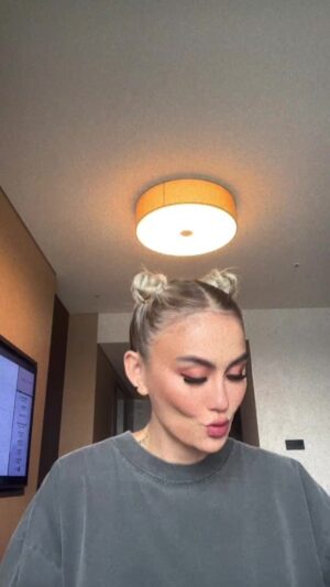 Agnez Mo Instagram - AAAAAARGH!!!! THANK YOU FOOOR THIIIIIS!!!! 

I LOOOOOVE YOUUUUU!!!

#AGNEZMOxCIARA #GETLOOSE