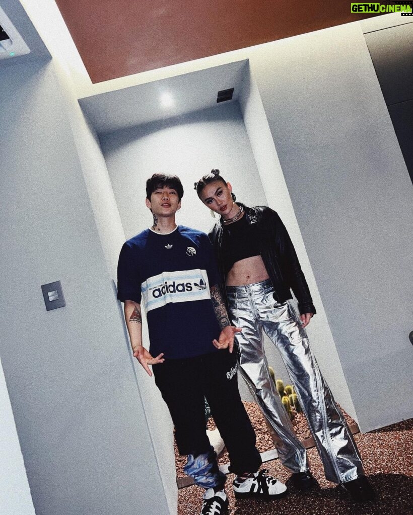 Agnez Mo Instagram - AM x JP Korea, it’s been FUN 😎! Jay, thanks for welcoming me to ur home country! @moresojuplease #AGNEZMO Seoul, South Korea