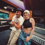 Agnez Mo Instagram - Happy bday @justintimberlake The world is blessed with your music. Growing up listening to ur music was like therapy, an escape, and an inspiration. (…oh..I’m forever grateful and honored that our paths somehow crossed and u let me experience a little bit of ur greatness that day. 🔥 G O A T status) #AGNEZMO #JUSTINTIMBERLAKE