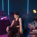 Agnez Mo Instagram – Here it is a short story of my journey! 

Di kolaborasi ini aku juga berbagi sedikit cerita tentang seringnya aku harus memulai lagi dari awal, dan hanya @deliindonesia yang tau. Karena Deli yang membuat setiap karyaku jadi lebih bewarna.

For me, stationery is Deli 

Ini aku, kalau kamu? 

#Deli #DeliIndonesia #DeliTemanSuksesku #AGNEZMO #ad