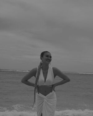 Agnez Mo Instagram - Honestly posting a pic like this is something sooo out of my comfort zone. However, it IS INTENTIONAL on my part as I’m battling my huge insecurity about my body 🥹. 

To love my body as it is, but at the same time still go to the gym so i can be healthy and lookin like a bad bitch 😂 . But the feeling of “not curvy enough” has always haunted me in the past. 

So here it is. Embracing my not curvy body… and still lookin like a bad bitch. Period.
(Plus i guess, Bali is the best place to do it 🤷🏻‍♀️) 

#AGNEZMO