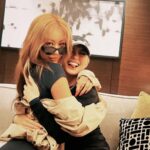 Agnez Mo Instagram - LOVE MY SIS!!!! Couldnt stop laughin at 1 am be like.. 🥲 Repost @jessicah_o : My long lost sister @agnezmo ❤️ We ain’t in the kitchen but we cookin something up tho!! 😎 #AGNEZMO #JESSI BAD BIH VIBES ONLY