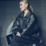 Agnez Mo Instagram - Hadir dengan kandungan 10x super vitamin, yaitu Niacinamide untuk menutrisi kulit kepala/scalp barrier, sikat habis ketombe basah dan kering, bikin ketombe gak balik lagi. AGNEZ MO x @clearindonesia CLEAR is enriched with 10x Super Vitamin (Niacinamide) to nourish the scalp, preventing both wet and dry dandruff from appearing #CLEARinAja #AGNEZMO