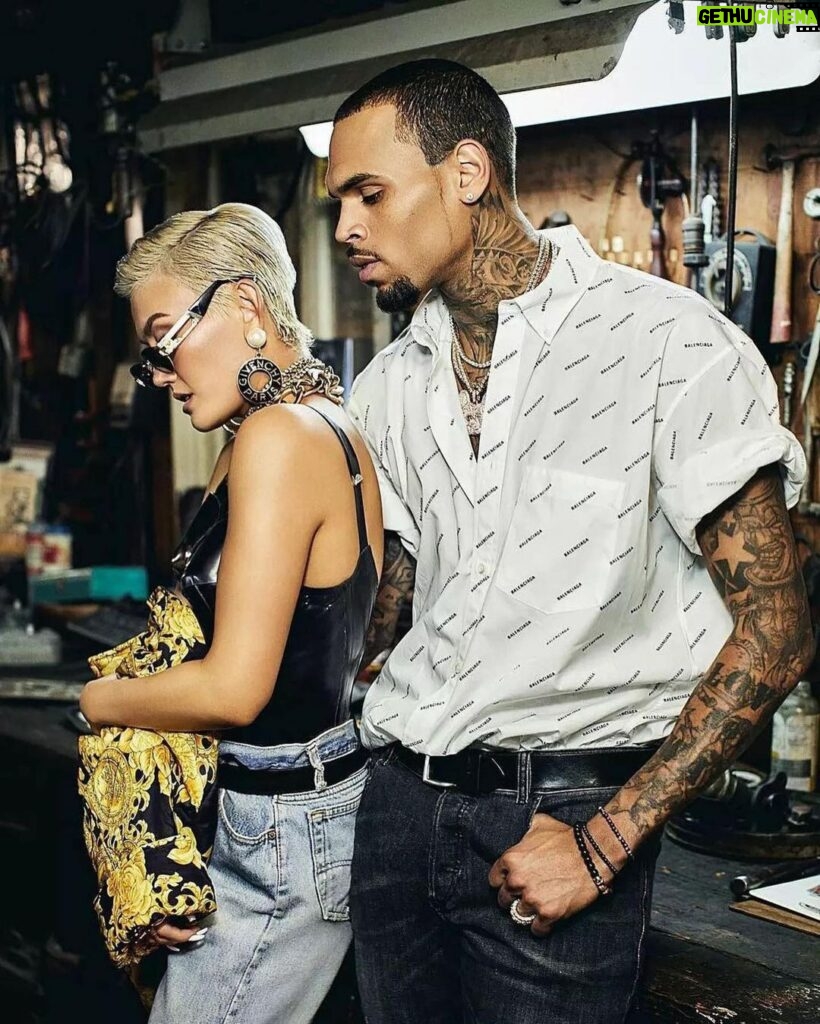 Agnez Mo Instagram - Who remember Overdose? Had the best time filming and directing this. Thanks CB for being the best partner in crime during the whole shoot! @chrisbrownofficial And thanks for posting these photos #Repost @nezplus @breezyrelated ・・・ what a time to be alive! #AGNEZMO #CHRISBROWN