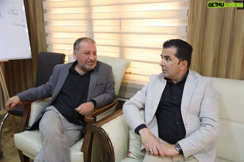 Ahmad Jola Instagram - پیرۆزبایی لە هونەرمەند ئەحمەد مەحمود ئەکەم کە وەک بەرێوبەری دەزگا و چاپ و ڕاگەیاندنی خاک دەست بەکار بوو هیوادارم سەرکەوتوبێ لە کارەکانیا Admin@7amajola