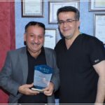 Ahmad Jola Instagram - ئێوارە دیدارێکی ڕێز لێنان له لایه ن بەڕێوه بەرو کارمەندانی ستافی ئارینا سەنتەر بۆچاندنەوەی قژ دەست خۆشی لە ماندوبونیان ئەکەین ... @arinacenter Admin/@7amajola