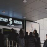 Ahmad Jola Instagram - 🍿 ئاگاداری بۆ مامۆستایان و خوێندکاران، ئێوەش دەتوانن قوتابخانەکەتان ئامادە بکەن بۆ نمایشی فیلمی ژان و پەیوەندیمان پێوە بکەن تاوەکو کاتی نمایشتان بۆ ئامادە بکەین، بۆ پەیوەندی کردن: 07718975747 #zhanmovie