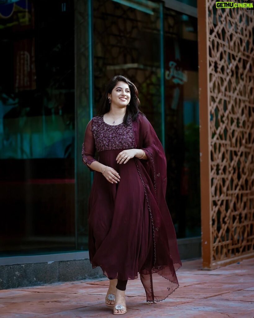 Aima Rosmy Sebastian Instagram - Elegance in every stitch: Presenting ‘Cranberry,’ a rich burgundy Salwar by Tazzels3. Unleash the beauty of deep hues. Attire @tazzels3 Click @midhun.mohan_ 📸 Dubai, United Arab Emirates