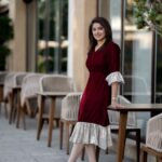 Aima Rosmy Sebastian Instagram - Its time to sparkle ✨ Jingles 🎄 Attire @amazebyashiyajesel 👗 Click @poshbe.ae 📸 #fashion #trend #christmas #christmasfashion #instadaily #instagram #instafashion