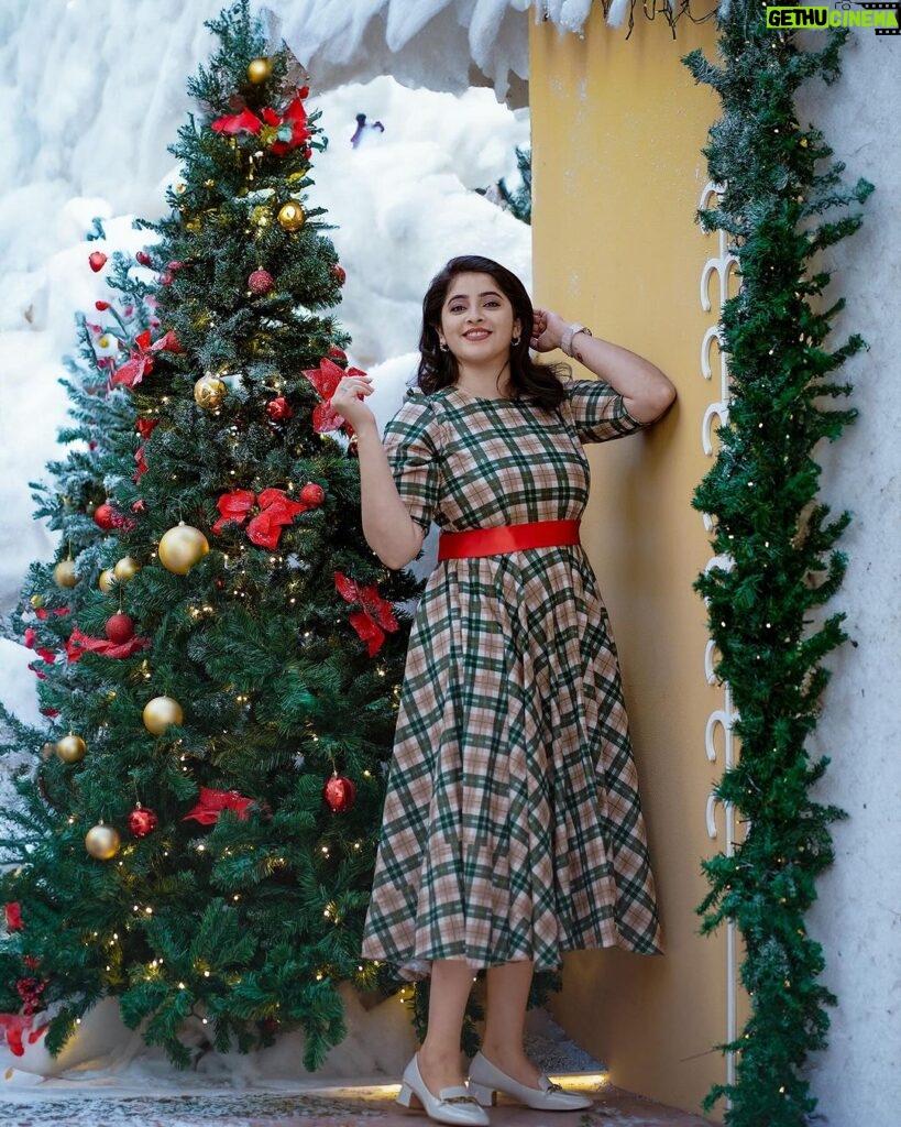 Aima Rosmy Sebastian Instagram - 🎄Simply having a wonderful Christmastime. 🎄 Dubai, United Arab Emirates