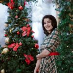 Aima Rosmy Sebastian Instagram - 🎄Simply having a wonderful Christmastime 🎄 Click by @midhun.mohan_ 📸 Attire @riti_boutique 👗 Dubai, United Arab Emirates
