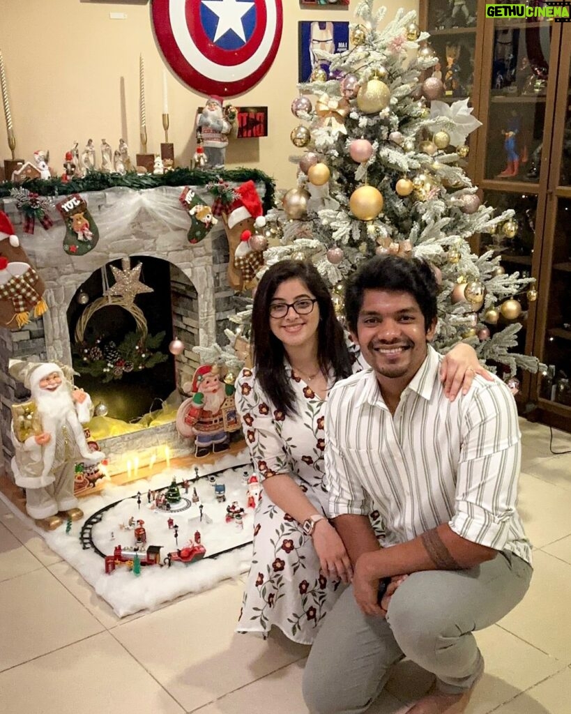 Aima Rosmy Sebastian Instagram - Wishing you all a Merry Christmas filled with love, joy, and cherished moments from us to you! 🎄❤ #MerryChristmas