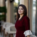 Aima Rosmy Sebastian Instagram - Its time to sparkle ✨ Jingles 🎄 Attire @amazebyashiyajesel 👗 Click @poshbe.ae 📸 #fashion #trend #christmas #christmasfashion #instadaily #instagram #instafashion