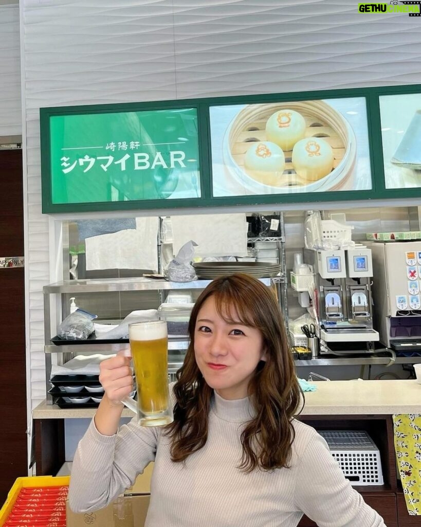 Aina Fukumoto Instagram - 横浜中華街💛💛💛 きました！！！大好きな食べ歩き😋 崎陽軒の店舗初めて行ってみたり、ちょこちょこ食べ歩きしながら飲んで、しっかり本格中華も堪能して、お腹いっぱいになったあとは足つぼマッサージで締めました😮‍💨💓 マッサージが気持ちよすぎて完全にハマった🤭✨ #横浜 #横浜中華街 #横浜中華街食べ歩き #横浜グルメ #横浜ランチ #食べ歩き #食べ歩きグルメ #食べ歩き好きな人と繋がりたい #中華 #中華料理 #中華街食べ歩き #中華街 #中華街グルメ #崎陽軒 #小籠包 #麻婆豆腐 #足つぼ #マッサージ #満喫 #💛
