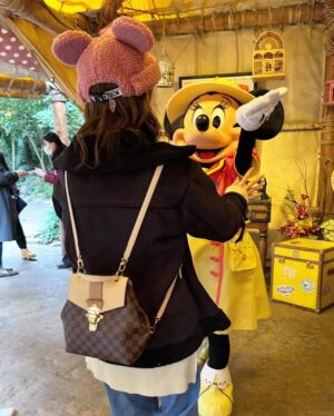 Aina Fukumoto Instagram - ディズニーシー🌏✨
乗りたかったアトラクション全部乗れて、限定ドリンクも何種類も堪能して、いっぱい写真撮ってゆっくり楽しめました🤭❤️

観たかったビリーヴも観れて大満足🥺💖

ミッキーミニーとも会えてテンションあがりまくったよ🥺❤️❤️❤️
夢の国の余韻ってほんまにすごい👏

新エリアできたらまた来たいなあ🤭💖

#ディズニーシー #ディズニー #Disney #disneysea #🌏 #ビリーヴシーオブドリームス #ショー #ミッキー #ミニー #ミッキーマウス #ミニーマウス #40周年 #40周年ディズニー #バケーションパッケージ #夢の国 #幸せ #最高 #旅行 #旅行好きな人と繋がりたい #travel #❤️
