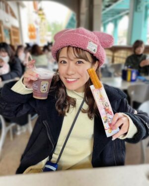 Aina Fukumoto Instagram - ディズニーシー🌏✨
乗りたかったアトラクション全部乗れて、限定ドリンクも何種類も堪能して、いっぱい写真撮ってゆっくり楽しめました🤭❤️

観たかったビリーヴも観れて大満足🥺💖

ミッキーミニーとも会えてテンションあがりまくったよ🥺❤️❤️❤️
夢の国の余韻ってほんまにすごい👏

新エリアできたらまた来たいなあ🤭💖

#ディズニーシー #ディズニー #Disney #disneysea #🌏 #ビリーヴシーオブドリームス #ショー #ミッキー #ミニー #ミッキーマウス #ミニーマウス #40周年 #40周年ディズニー #バケーションパッケージ #夢の国 #幸せ #最高 #旅行 #旅行好きな人と繋がりたい #travel #❤️