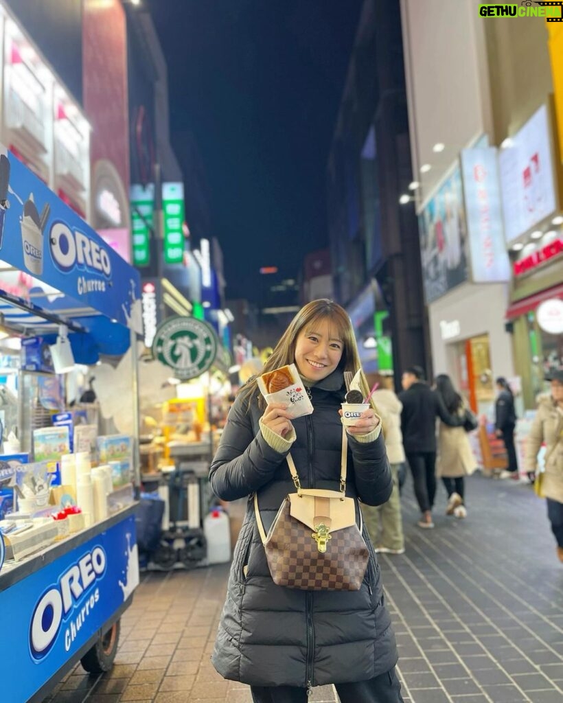 Aina Fukumoto Instagram - 年内ラスト旅行は韓国へ✈️💕 大人になってプライベートで行くのは何気に初めてやってんけど、行きたいところ食べに行きたいお店含めて全部周れたという奇跡🥺✨ 改めて周りの方に恵まれすぎてるなあと感じる旅でした🙇🏽‍♀️❤️ ありがとうございました🥺❤️❤️❤️ 2023年30歳節目の年で全てのことが濃すぎる1年やったなあ😌 自分の中で仕事にプライベートにしっかりやり切ったし楽しんだ！！！来年からもより一層気合い入れて💪🏽毎日ニコニコで周りの人たちをはっぴーにできる存在になるぞっ🥰 みんな今年もありがとうね☺️💖 良いお年をお迎えくださいっ🫶🏽 #韓国 #韓国旅行 #韓国グルメ #韓国スイーツ #明洞 #明洞グルメ #東大門 #南大門 #タッカンマリ #カンジャンケジャン #広蔵市場 #仁川 #旅行 #旅行好きな人と繋がりたい #グルメ #食べるの好きな人と繋がりたい #🇰🇷 #2023年 #今年もありがとうございました #良いお年を #🥳