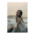 Akari Takaishi Instagram - この度、1st写真集の発売が決定しました🕊️ 人生初海外となる台湾での撮影は、本当に幻のような時間でした。 来年2月の発売が待ち切れないです…！ #幻灯