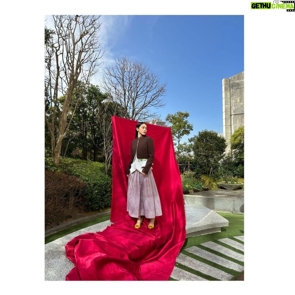 Akari Takaishi Instagram - わたしの幸せな結婚の完成披露舞台挨拶前の取材オフショット。 金田さん、yumiさん、いつもありがとうございます。 stylist.. @kanedakenshi h&m.. @yumi_hairmake