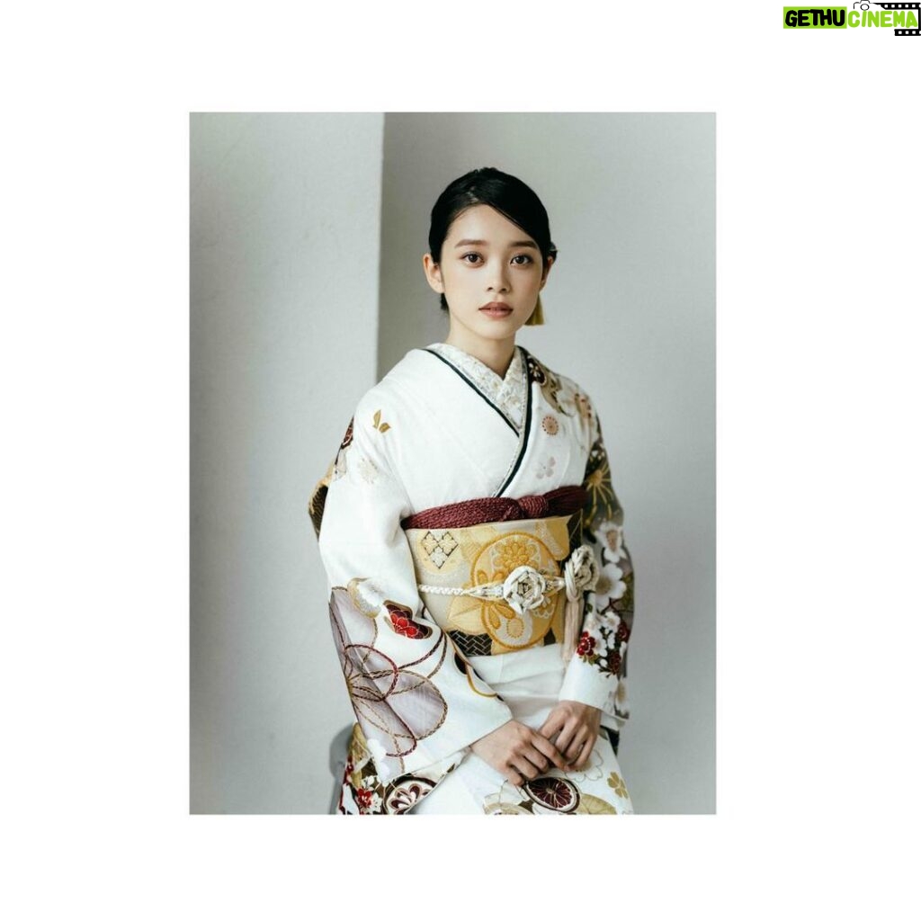 Akari Takaishi Instagram - 2023.1.1 あけまして おめでとうございます。 本年もよろしくお願い申し上げます。