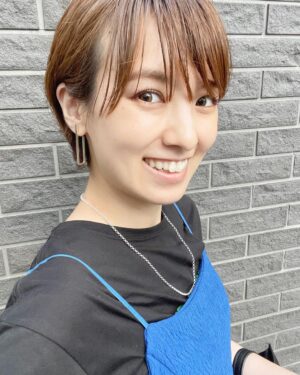 Akina Minami Instagram - 今週のプチブランチは1周年記念で鎌倉へ✨
鎌倉グルメ食べまくりました😋
観てね✨Tverでも観れるよ🙆‍♀️

鎌倉ロケの衣装（写真1・2枚目）は

Tシャツ、ワンピース
@cocodeal_official
ピアス
@tomomi.s_jewelry
ネックレス
@jurk.official
ブーツ
@dianashoespress

です✨
そして先週の衣装は

写真3・4枚目
ワンピース、シアージャケット
@cocodeal_official
ピアス
@abiste_official
パンプス
@dianashoespress

写真5・6枚目
トップス
@avie_andensal
ビスチェ、スカート
@anogh_official
ピアス
@abiste_official
ブーツ
@dianashoespress
