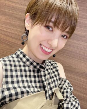 Akina Minami Instagram - 今週のプチブランチは1周年記念で鎌倉へ✨
鎌倉グルメ食べまくりました😋
観てね✨Tverでも観れるよ🙆‍♀️

鎌倉ロケの衣装（写真1・2枚目）は

Tシャツ、ワンピース
@cocodeal_official
ピアス
@tomomi.s_jewelry
ネックレス
@jurk.official
ブーツ
@dianashoespress

です✨
そして先週の衣装は

写真3・4枚目
ワンピース、シアージャケット
@cocodeal_official
ピアス
@abiste_official
パンプス
@dianashoespress

写真5・6枚目
トップス
@avie_andensal
ビスチェ、スカート
@anogh_official
ピアス
@abiste_official
ブーツ
@dianashoespress