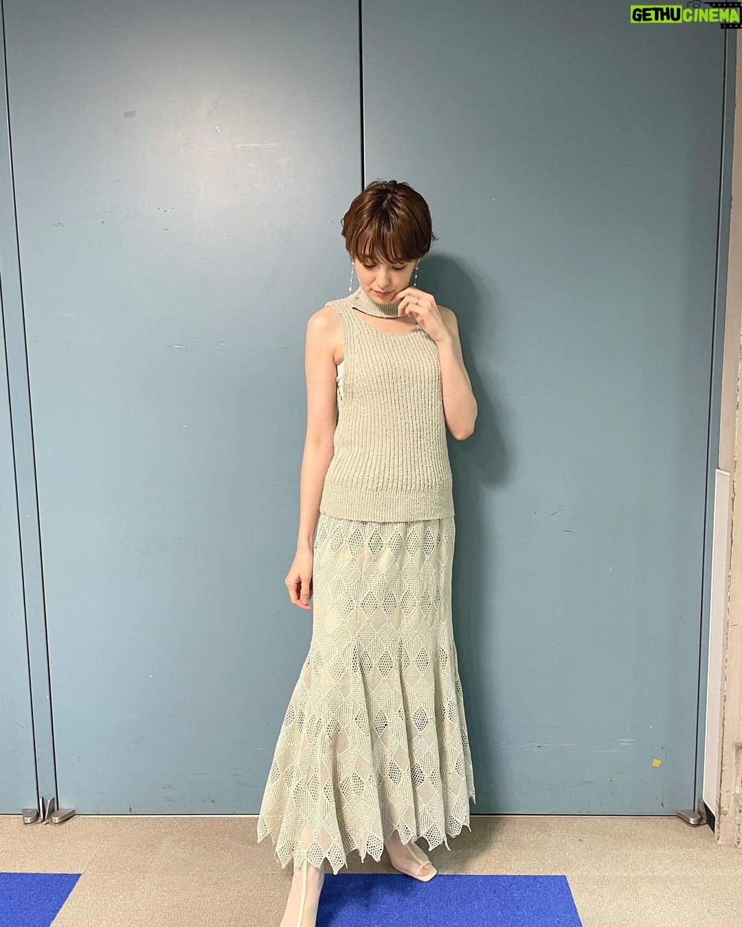 Akina Minami Instagram - プチブランチ衣装✨ 写真1・2枚目 トップス @rosebud_official_ パンツ @maisonspecial_women ピアス @lynow25 パンプス @dianashoespress 写真3・4枚目 セットアップ @amerivintage ピアス @miina.gems ブーツ @dianashoespress 写真5・6枚目 シャツ、ワンピース @anogh_official ピアス @lynow25 靴 @randa_pic 写真7・8枚目 トップス、スカート @cocodeal_official ピアス @viola_bijou リング @plafu77 ブーツ @randa_pic