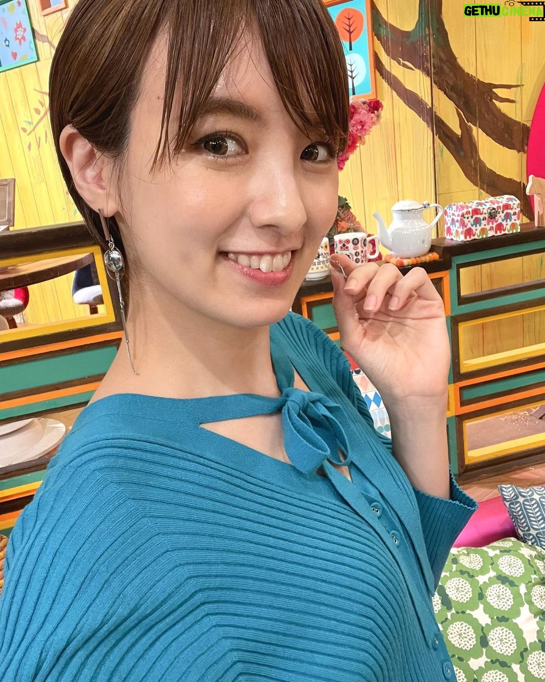 Akina Minami Instagram - プチブランチ衣装✨ 写真1・2枚目 トップス @rosebud_official_ パンツ @maisonspecial_women ピアス @lynow25 パンプス @dianashoespress 写真3・4枚目 セットアップ @amerivintage ピアス @miina.gems ブーツ @dianashoespress 写真5・6枚目 シャツ、ワンピース @anogh_official ピアス @lynow25 靴 @randa_pic 写真7・8枚目 トップス、スカート @cocodeal_official ピアス @viola_bijou リング @plafu77 ブーツ @randa_pic