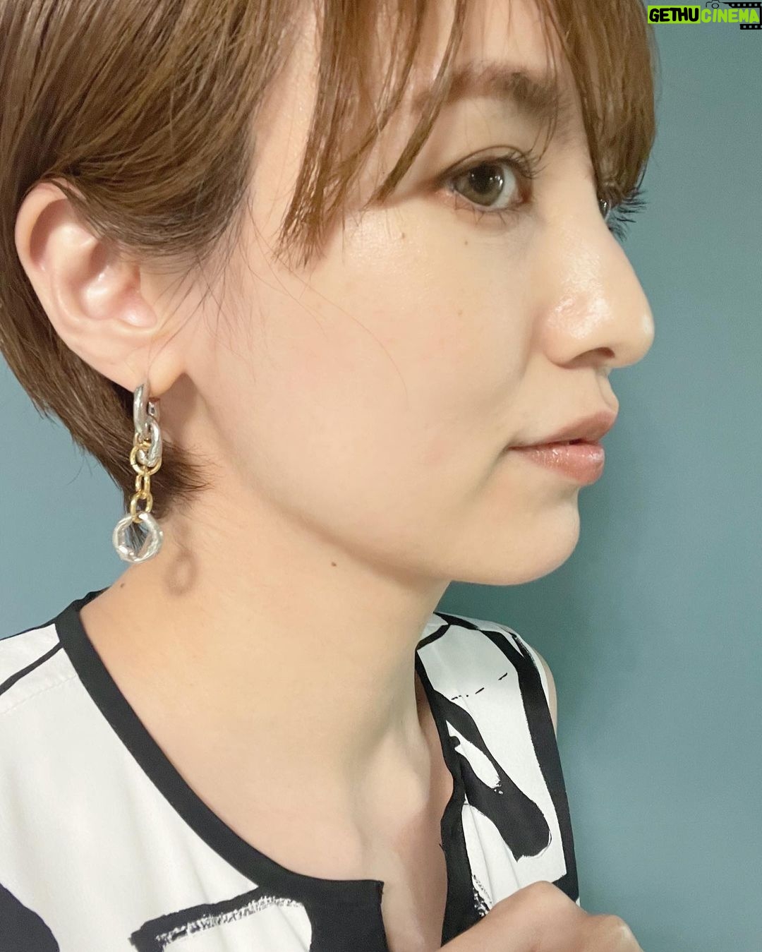 Akina Minami Instagram - 最近の衣装✨ 写真1・2枚目 ジャケット、パンツ @teki_atelier ピアス @hemca_official サンダル @randa_pic 写真3・4枚目 ワンピース、パンツ @diagramofficial ピアス @annemariechagnon_jp サンダル @randa_pic 写真5・6枚目 ジャケット、デニム @milaowen_official ピアス @lisrique_pr サンダル @randa_pic 写真7・8枚目 セットアップ @nagisa_tokyo ピアス @___lumgo.se 写真9・10枚目 トップス、スカート @elendeek 靴 @dianashoespress ピアス @abiste_official